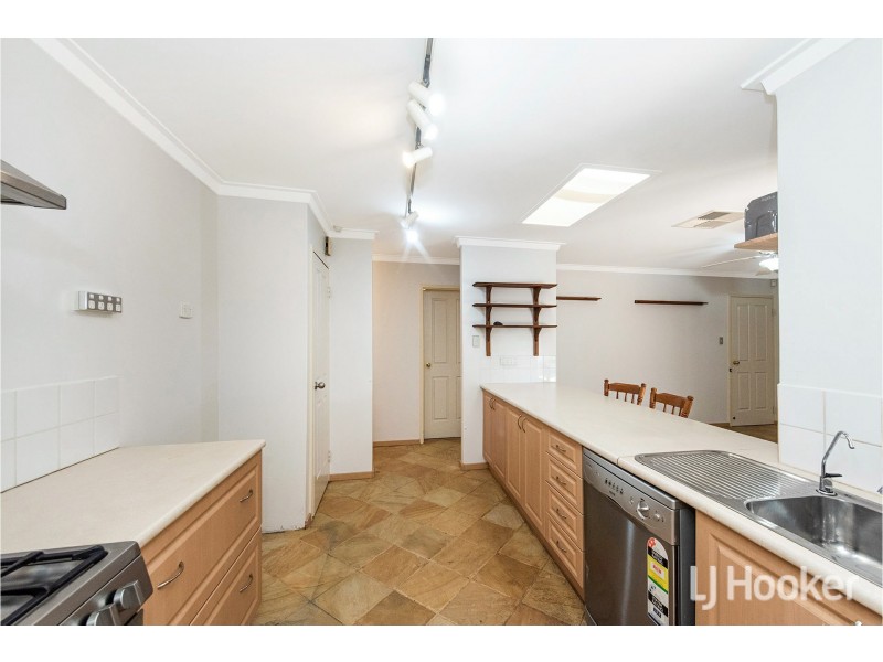 15 Rushbrook Way, Thornlie WA 6108