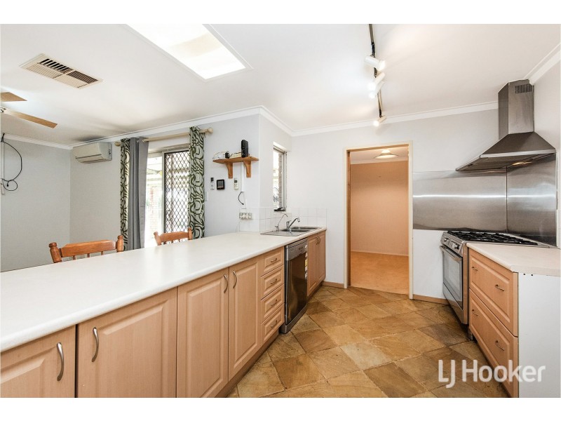 15 Rushbrook Way, Thornlie WA 6108