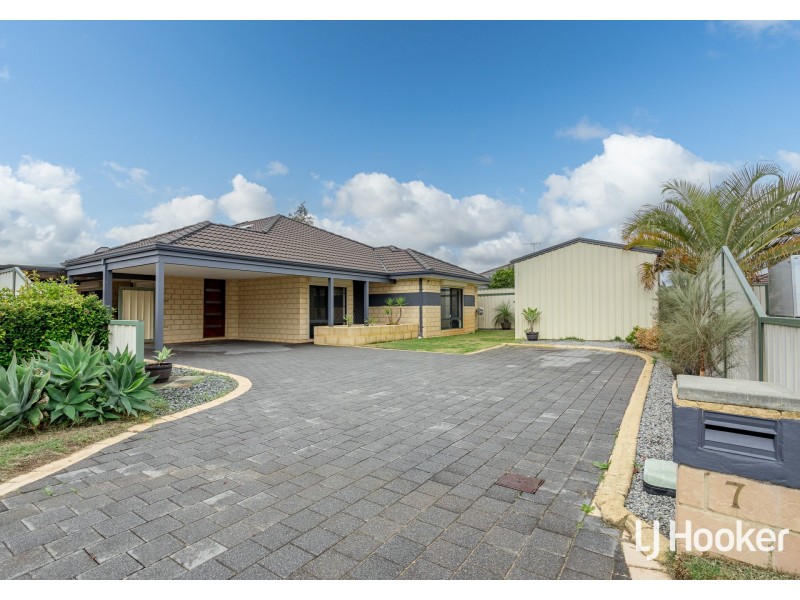 7 Donegal Court, Seville Grove WA 6112