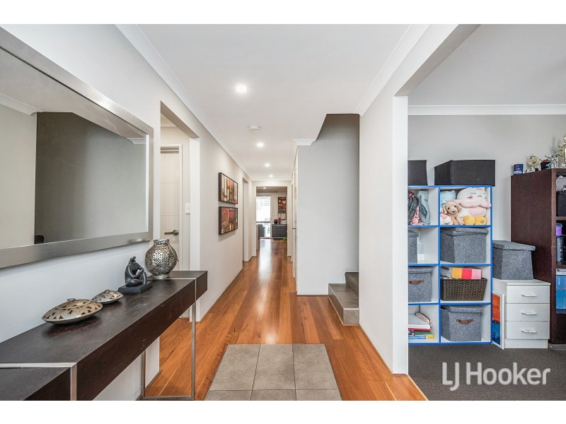 8 Bruny Meander, Wandi WA 6167