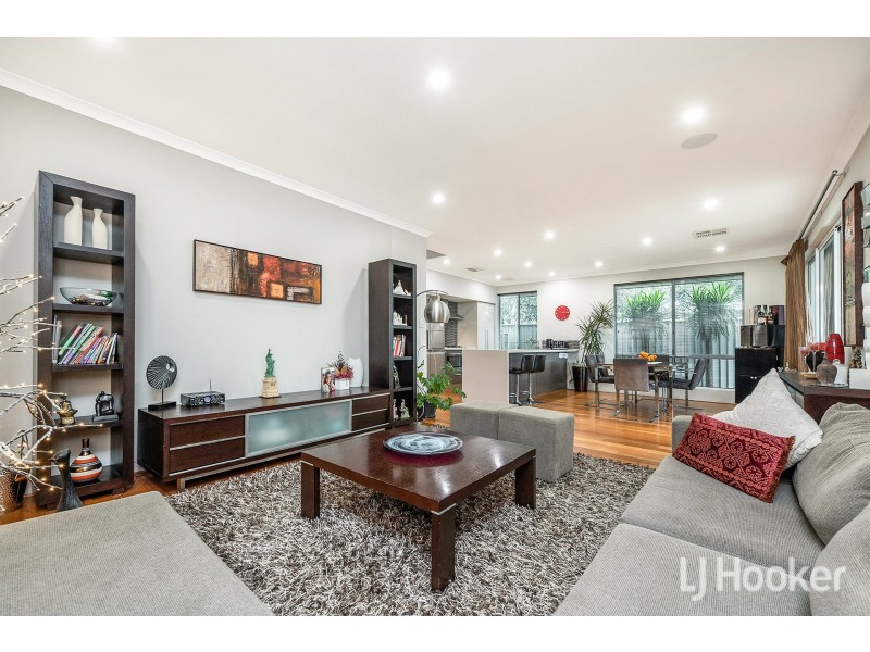 8 Bruny Meander, Wandi WA 6167