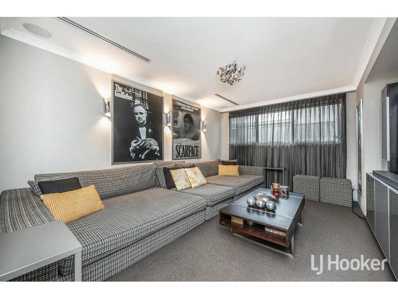 8 Bruny Meander, Wandi WA 6167