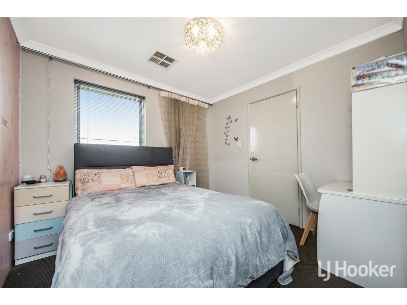 8 Bruny Meander, Wandi WA 6167