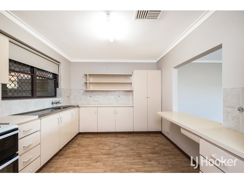 8 Station Street, Gosnells WA 6110