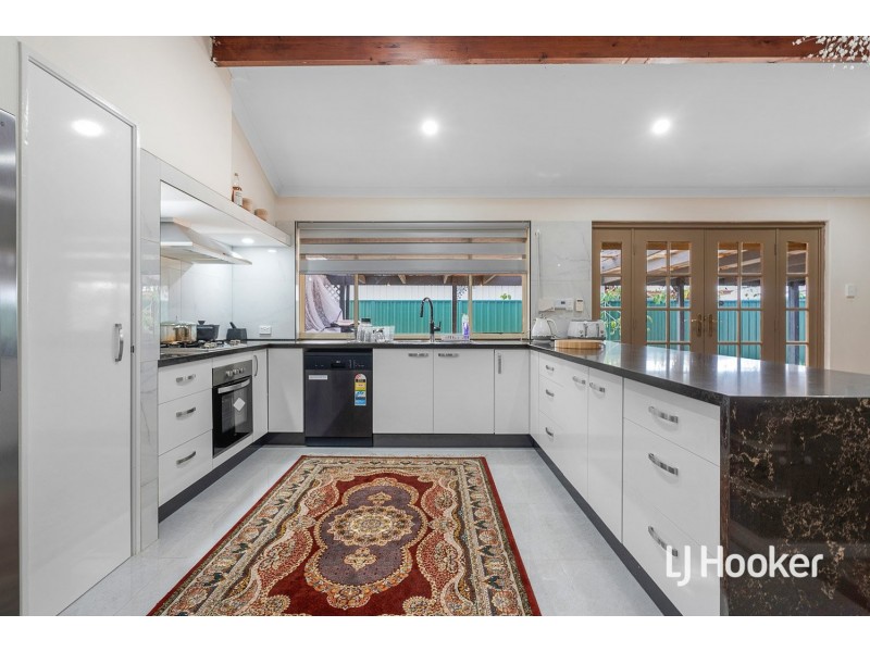 7 Reveley Close, Seville Grove WA 6112