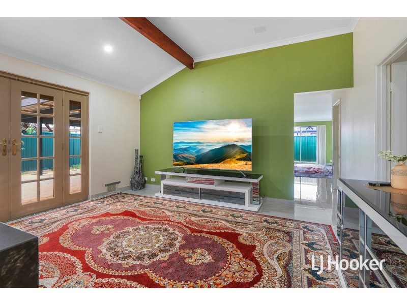 7 Reveley Close, Seville Grove WA 6112