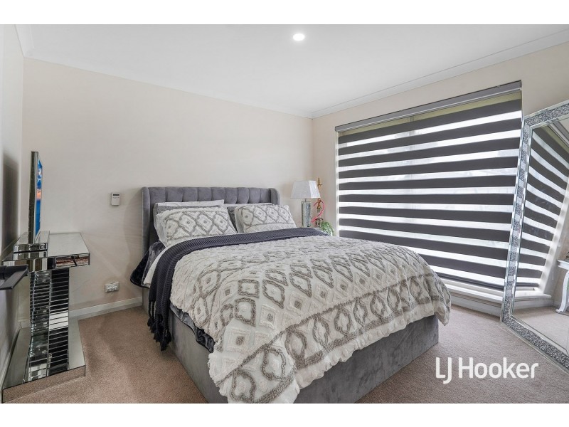 7 Reveley Close, Seville Grove WA 6112