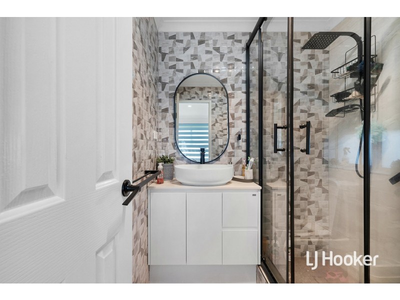 7 Reveley Close, Seville Grove WA 6112