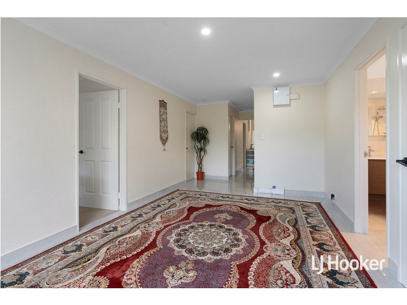 7 Reveley Close, Seville Grove WA 6112