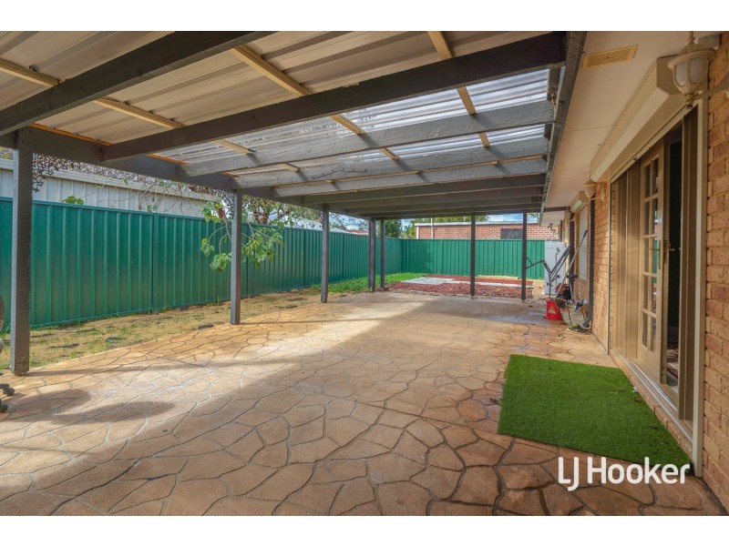 7 Reveley Close, Seville Grove WA 6112