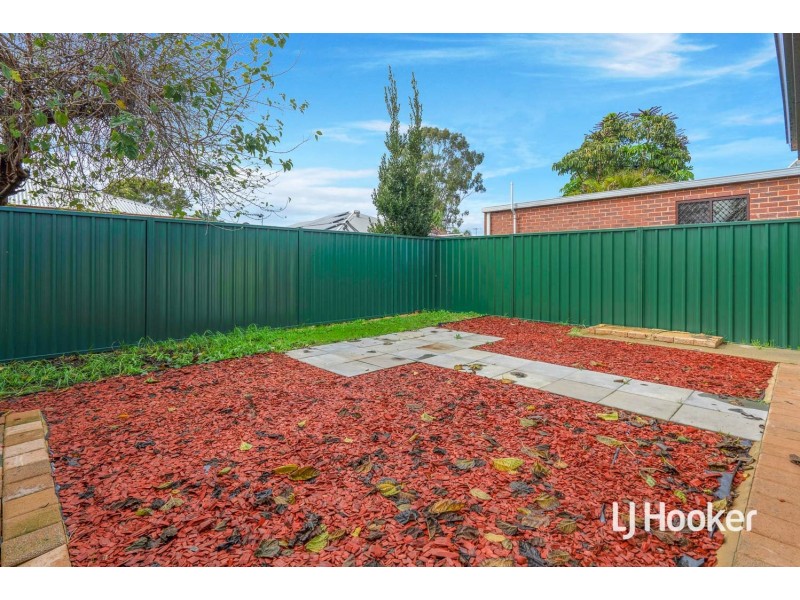 7 Reveley Close, Seville Grove WA 6112