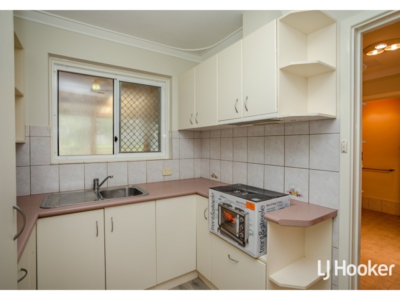 15 Arnott Court, Kelmscott WA 6111