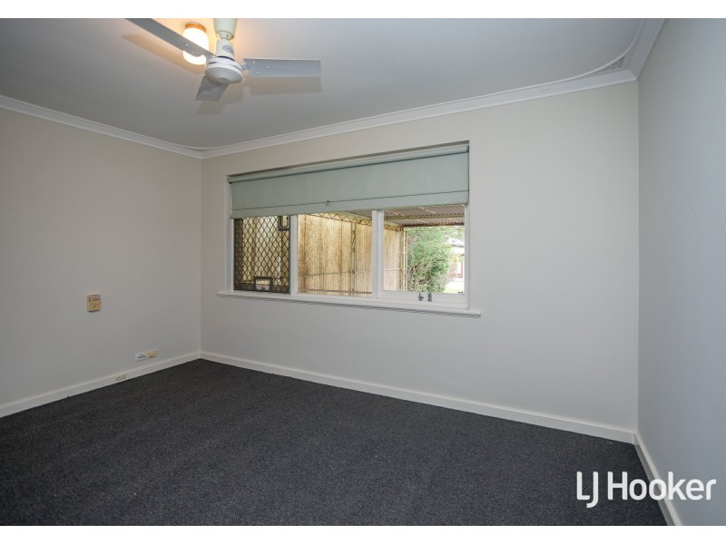 15 Arnott Court, Kelmscott WA 6111