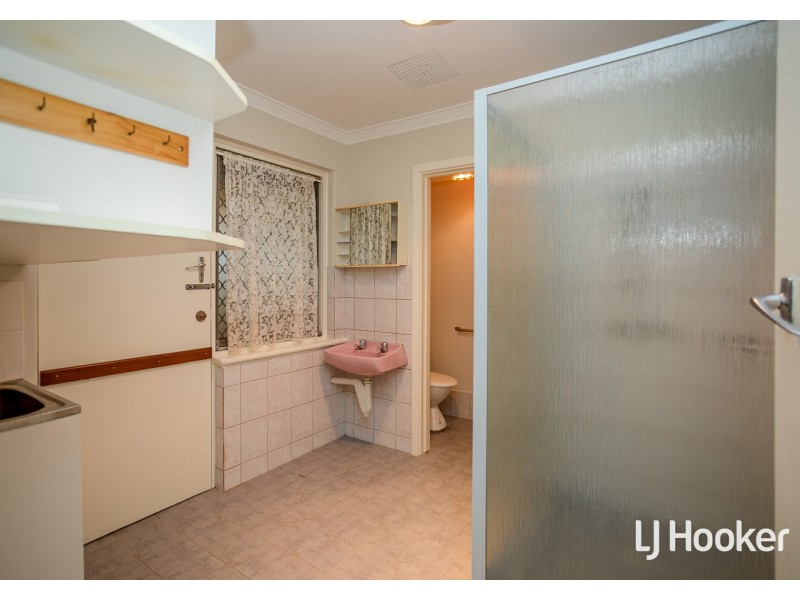 15 Arnott Court, Kelmscott WA 6111