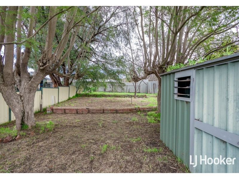 15 Arnott Court, Kelmscott WA 6111