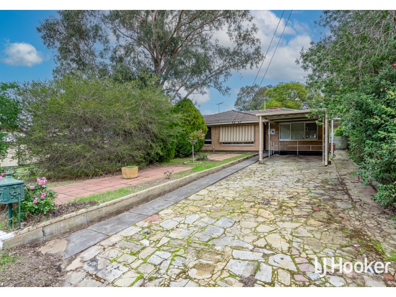15 Arnott Court, Kelmscott WA 6111