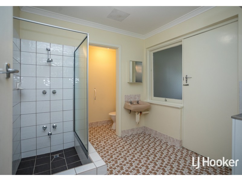 15A Arnott Court, Kelmscott WA 6111