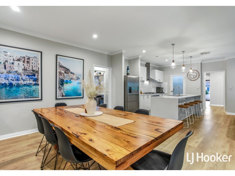 9 Calamocha Way, Piara Waters WA 6112