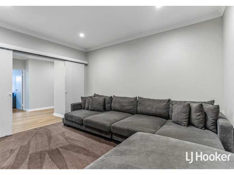 9 Calamocha Way, Piara Waters WA 6112