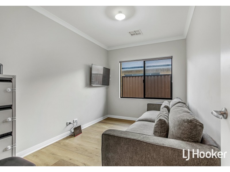 9 Calamocha Way, Piara Waters WA 6112