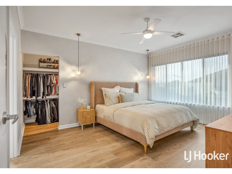 9 Calamocha Way, Piara Waters WA 6112