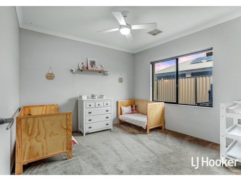 9 Calamocha Way, Piara Waters WA 6112