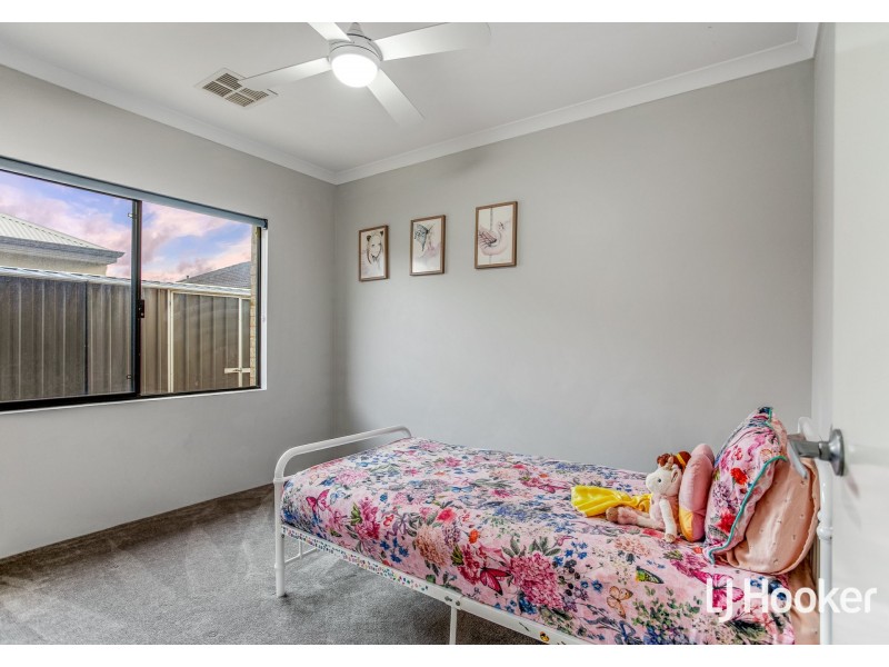 9 Calamocha Way, Piara Waters WA 6112