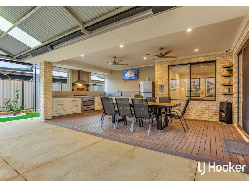 9 Calamocha Way, Piara Waters WA 6112