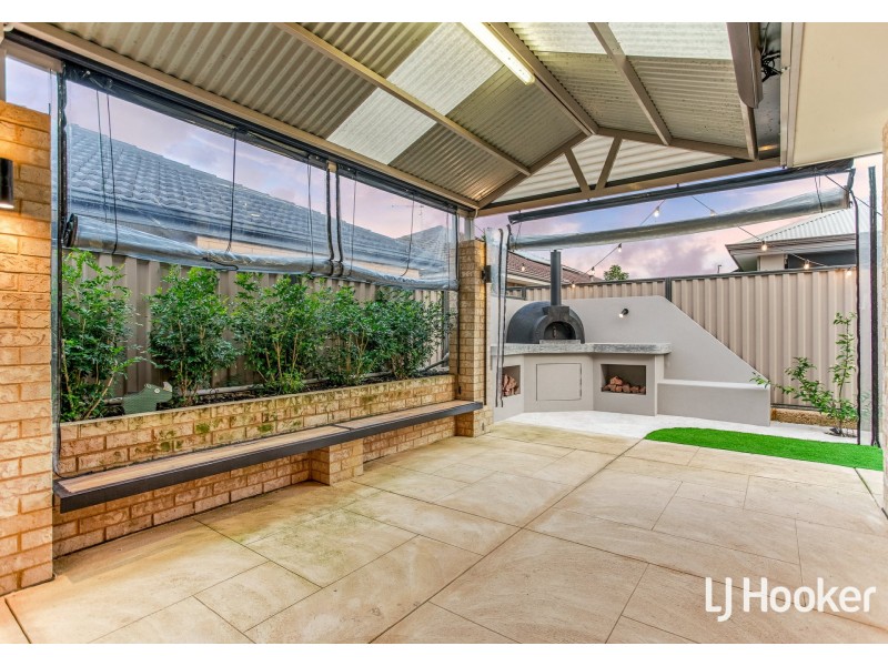 9 Calamocha Way, Piara Waters WA 6112