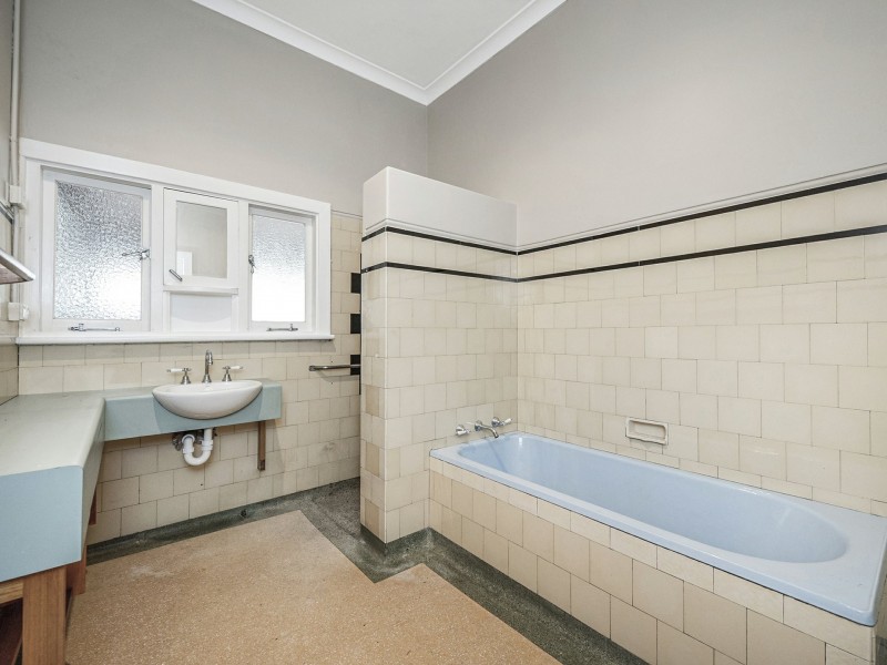 61 Westfield Road, Camillo WA 6111