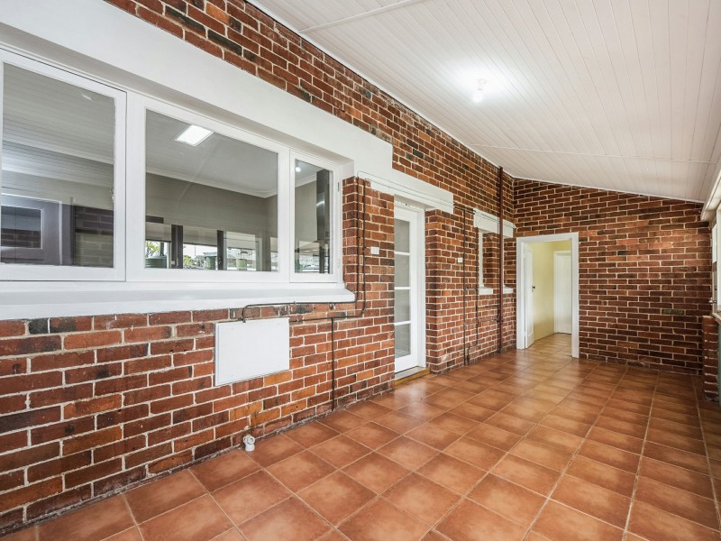 61 Westfield Road, Camillo WA 6111