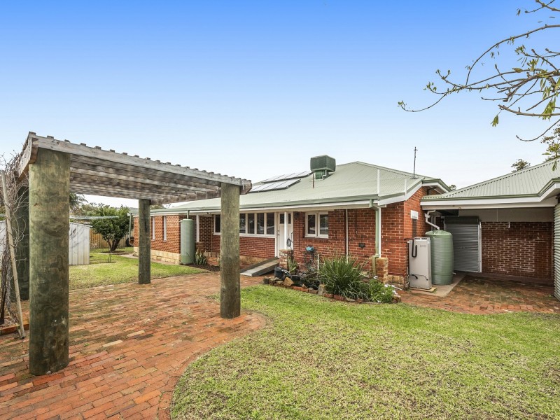 61 Westfield Road, Camillo WA 6111