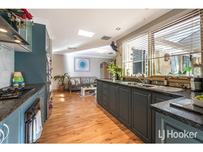 11 Toora Place, Cooloongup WA 6168