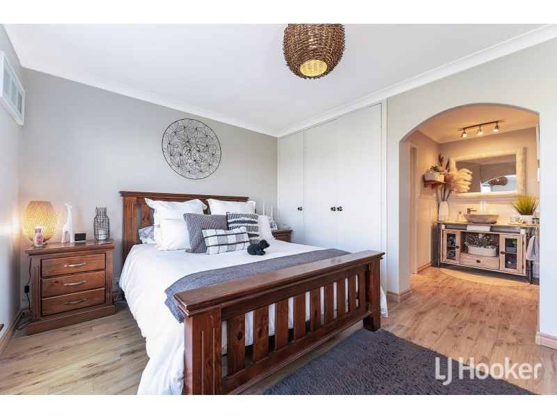 11 Toora Place, Cooloongup WA 6168