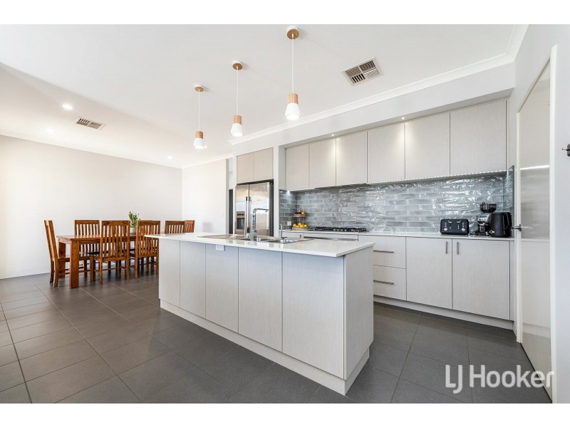 13 Dundatha Drive, Byford WA 6122