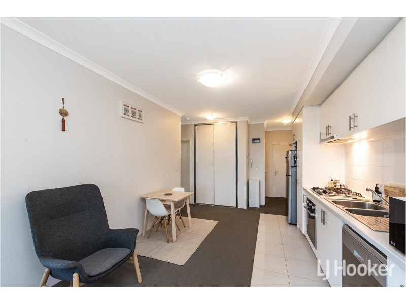 5/11 Debenham Street, Thornlie WA 6108