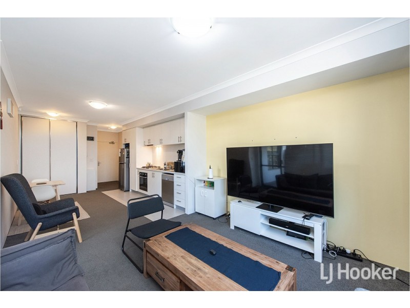 5/11 Debenham Street, Thornlie WA 6108