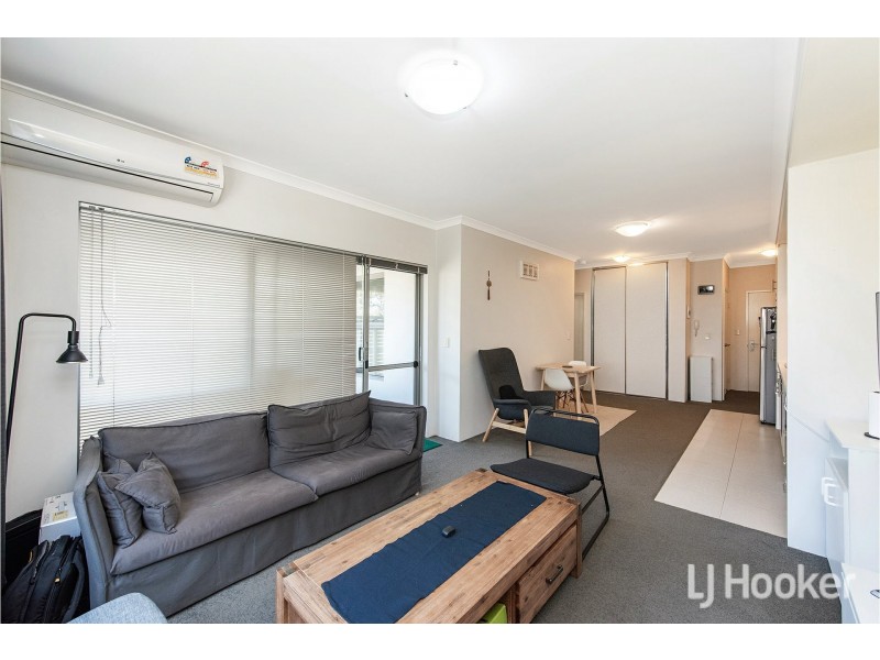 5/11 Debenham Street, Thornlie WA 6108