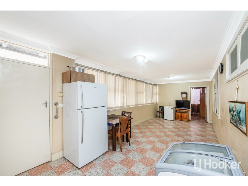 44 Sussex Street, Spearwood WA 6163