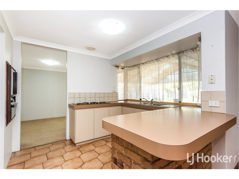 18 Shearwater Way, Gosnells WA 6110