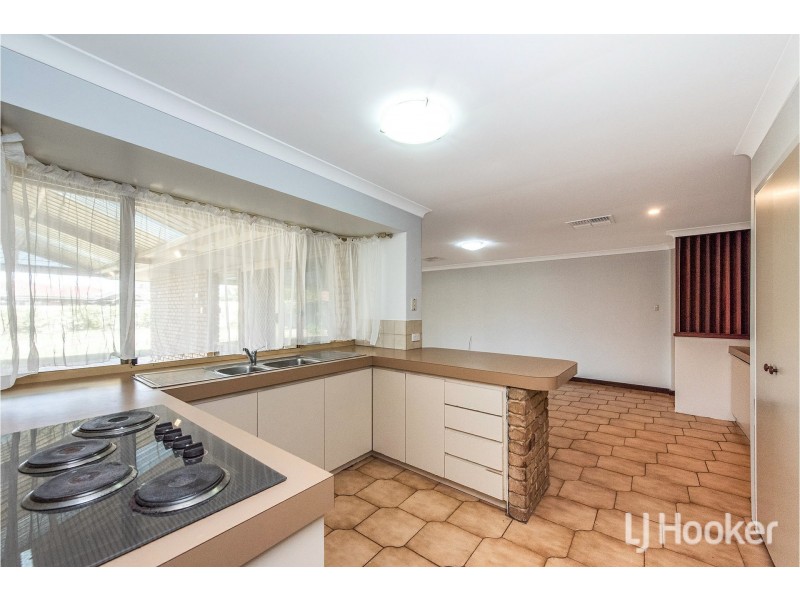 18 Shearwater Way, Gosnells WA 6110