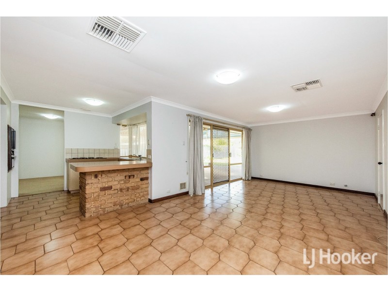 18 Shearwater Way, Gosnells WA 6110