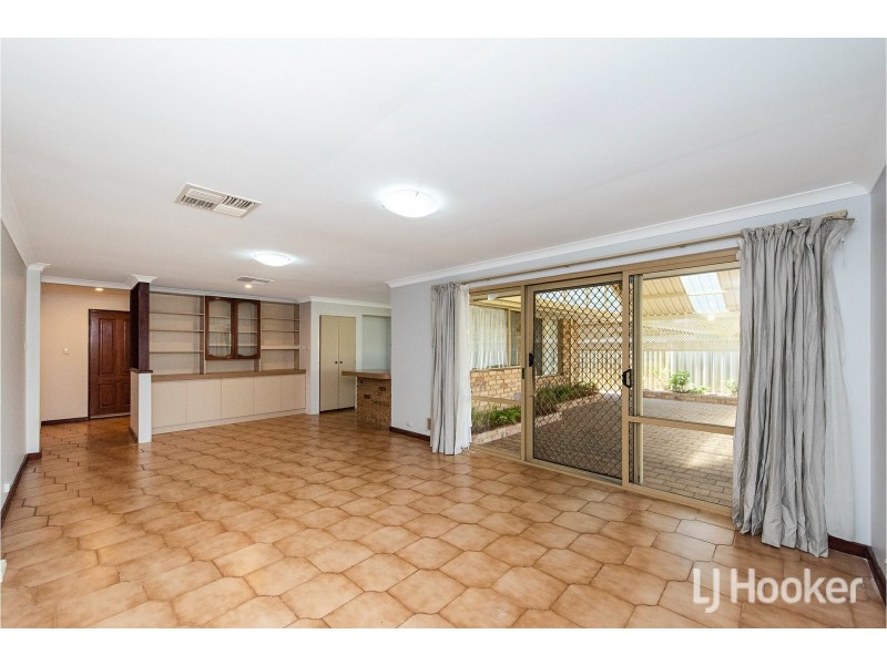 18 Shearwater Way, Gosnells WA 6110