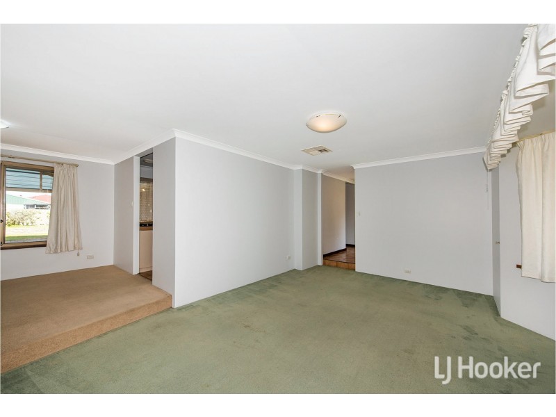 18 Shearwater Way, Gosnells WA 6110