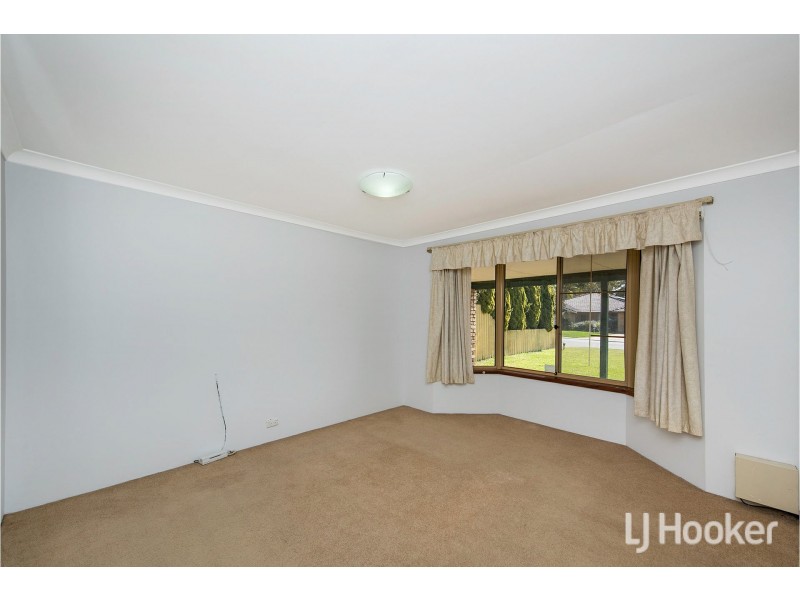 18 Shearwater Way, Gosnells WA 6110