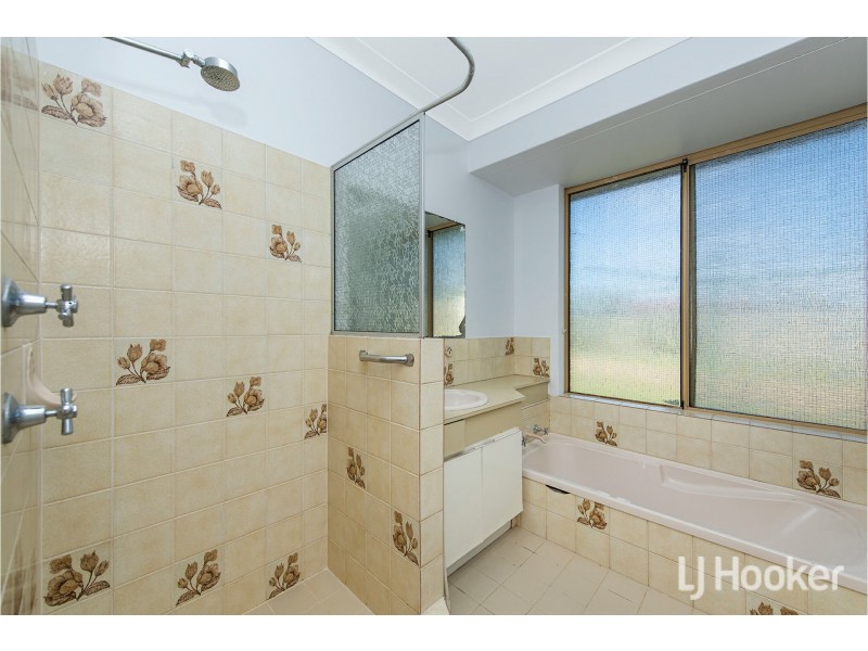 18 Shearwater Way, Gosnells WA 6110