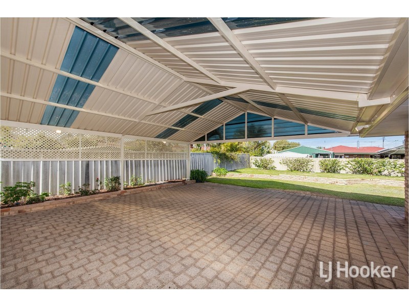 18 Shearwater Way, Gosnells WA 6110