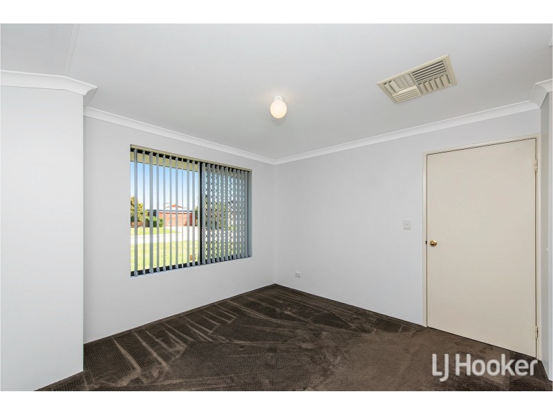 16 Abrolhos Loop, Beckenham WA 6107