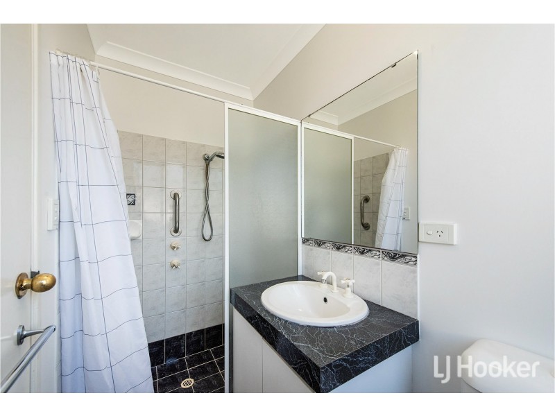16 Abrolhos Loop, Beckenham WA 6107