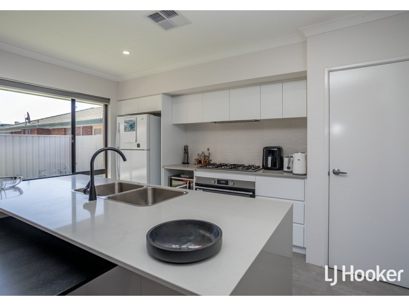 2 Barson Court, Thornlie WA 6108